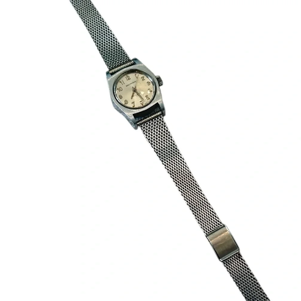 Vintage 1990’s Waltham Silver tone Watch  Swiss made stainless steel back